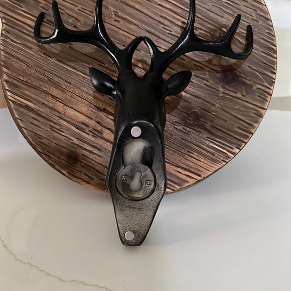 New Black or White Deer Head Hook - Picture 7 of 11